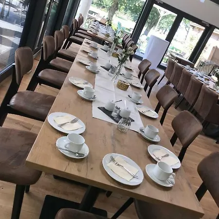 Landcafe Neumann 게스트하우스 바트즈위스케나흔