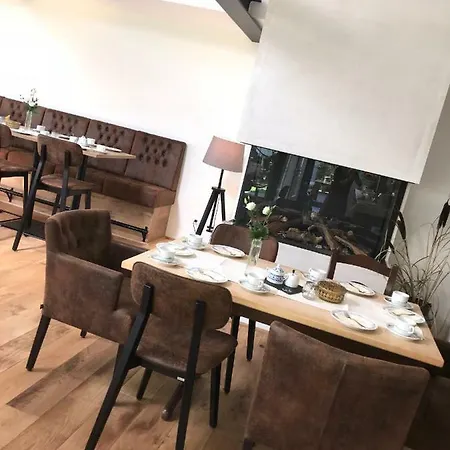 בית הארחה Landcafe Neumann